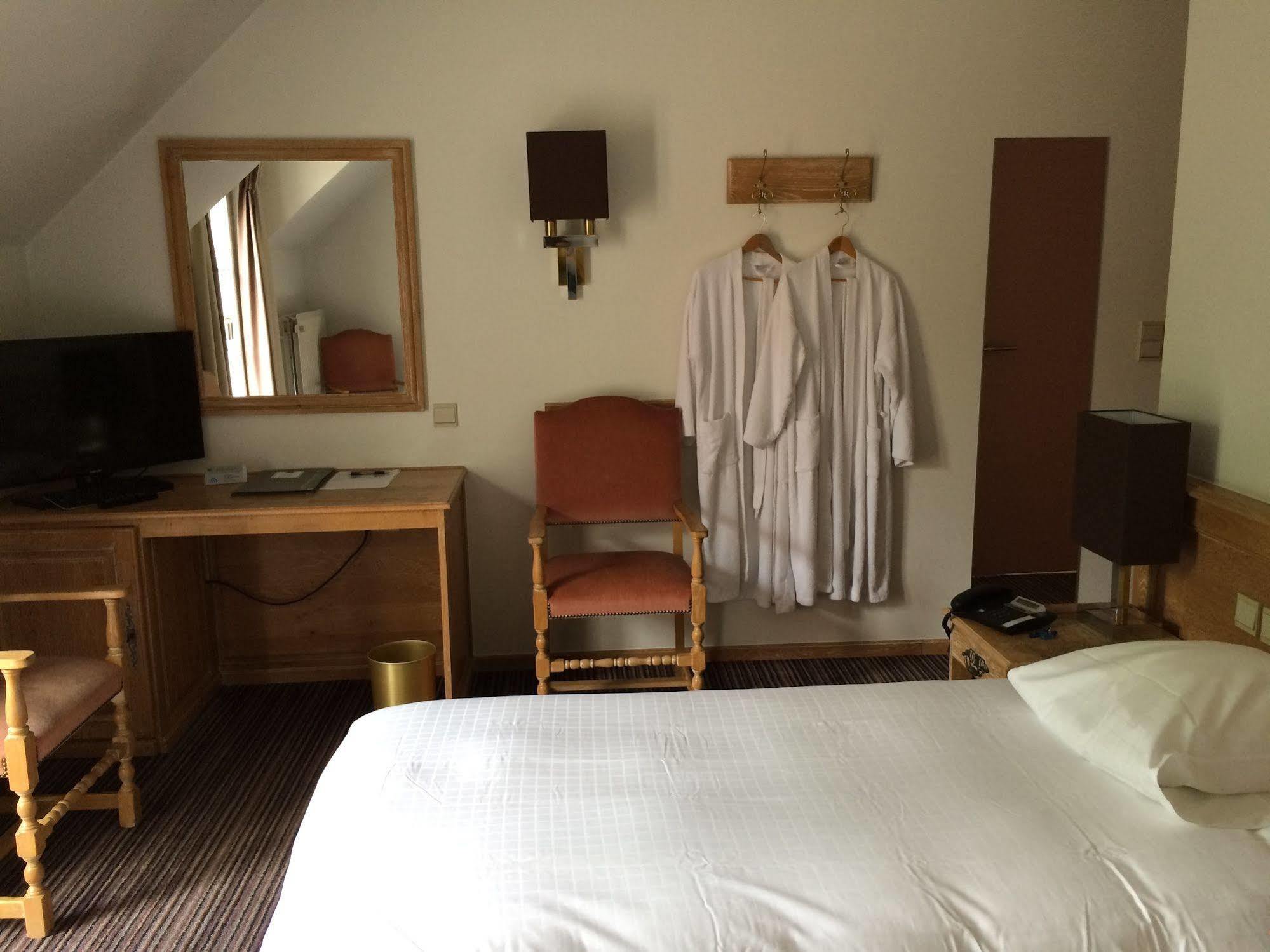 Hotel Les Eleveurs Halle  Exteriör bild
